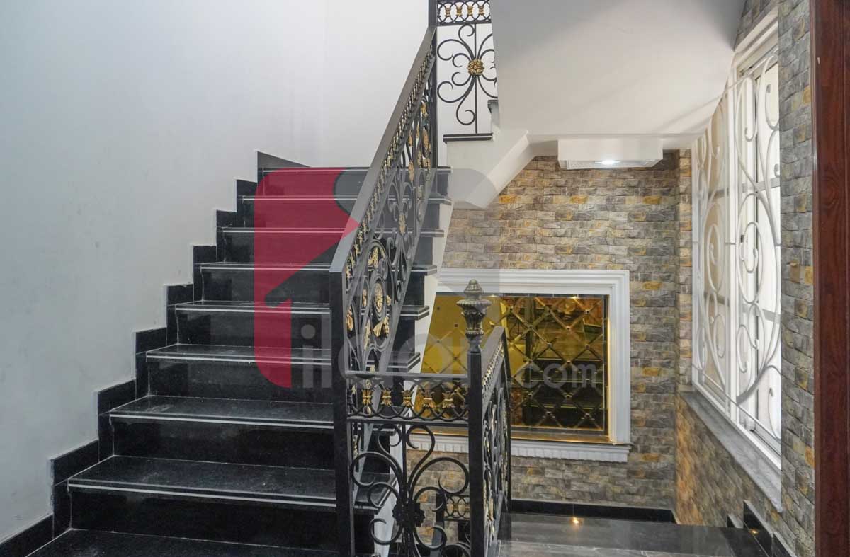 12 Marla House for Sale in Block F2, Phase 1, Johar Town, Lahore