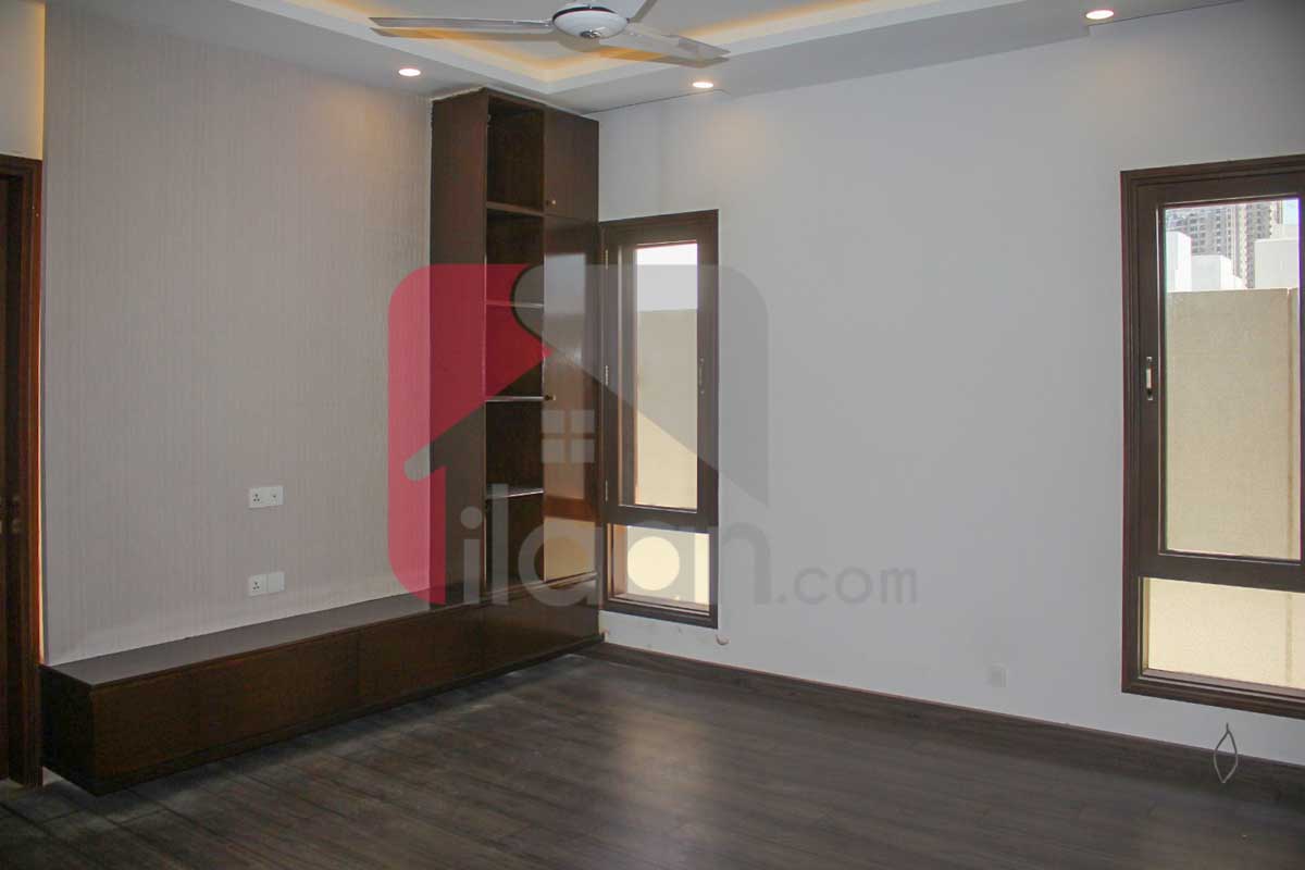 500 Sq.yd House for Sale in Phase 8, DHA Karachi