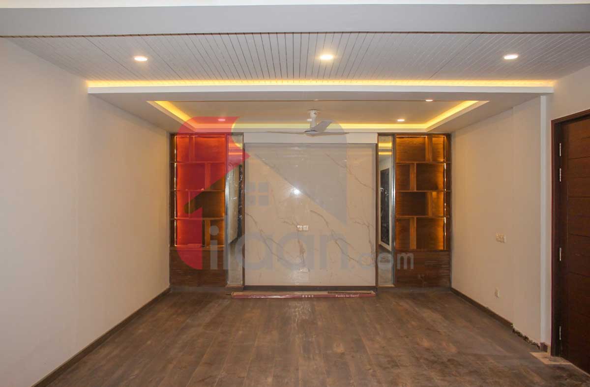 500 Sq.yd House for Sale in Phase 8, DHA Karachi