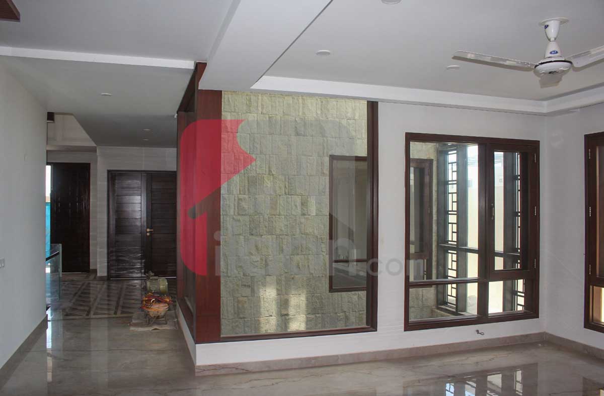 500 Sq.yd House for Sale in Phase 8, DHA Karachi