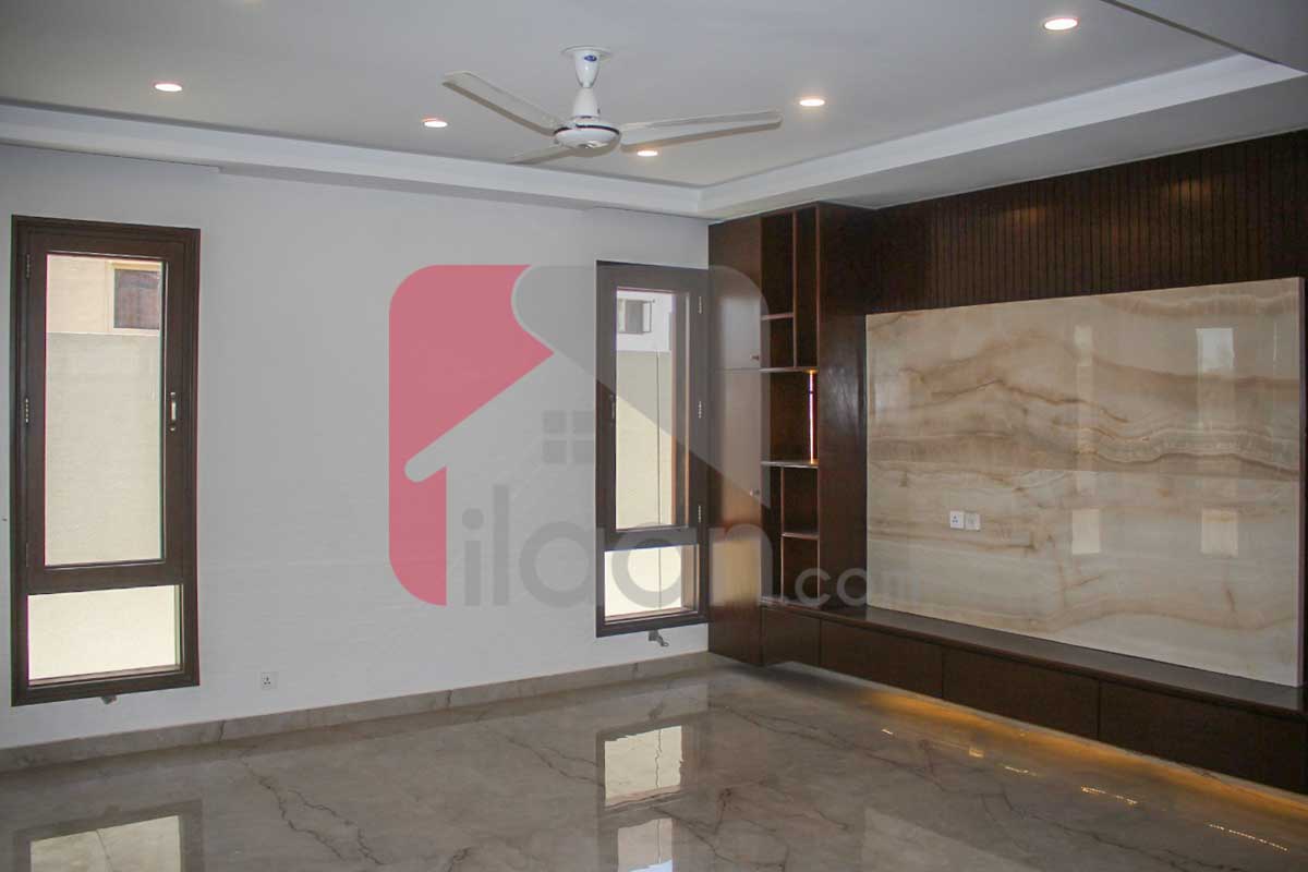 500 Sq.yd House for Sale in Phase 8, DHA Karachi