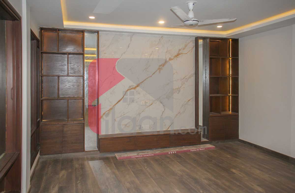 500 Sq.yd House for Sale in Phase 8, DHA Karachi