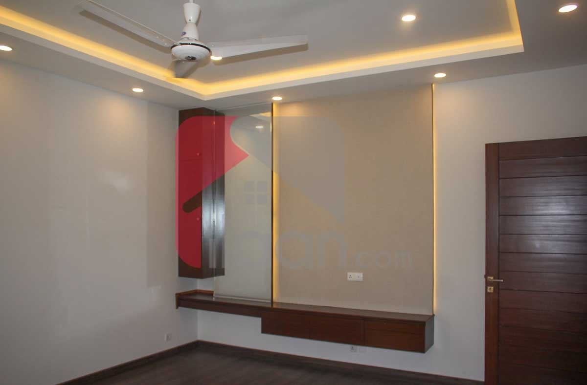 500 Sq.yd House for Sale in Phase 8, DHA Karachi