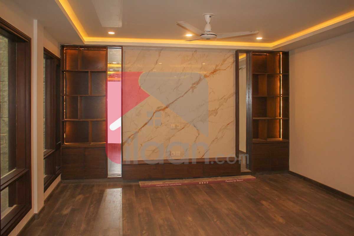 500 Sq.yd House for Sale in Phase 8, DHA Karachi