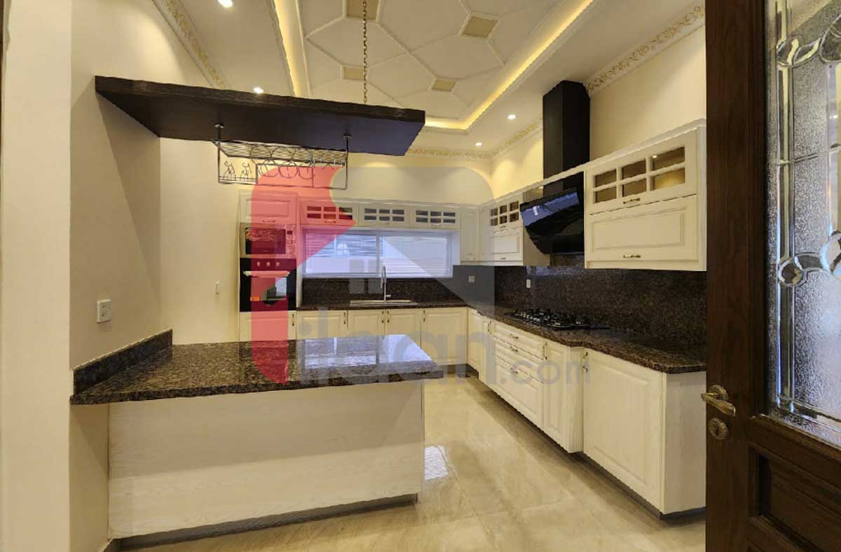 1 Kanal House for Sale in Block B, Phase 5, DHA Lahore