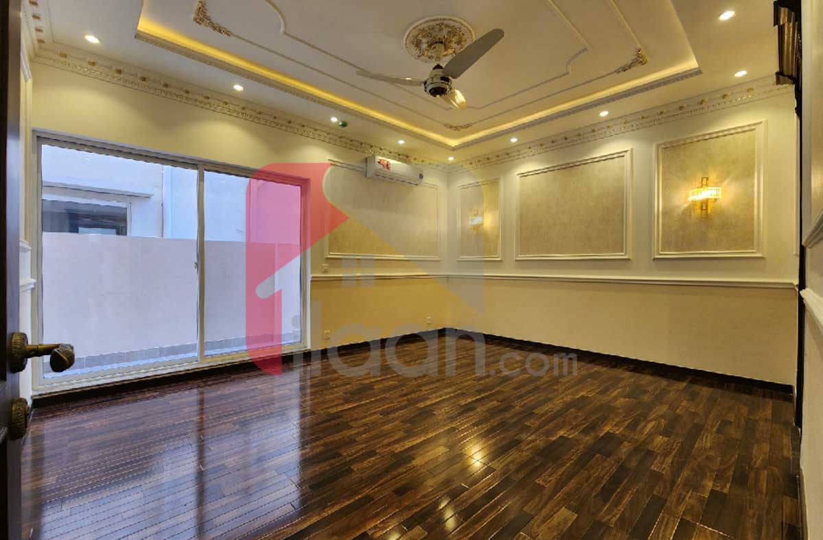 1 Kanal House for Sale in Block B, Phase 5, DHA Lahore