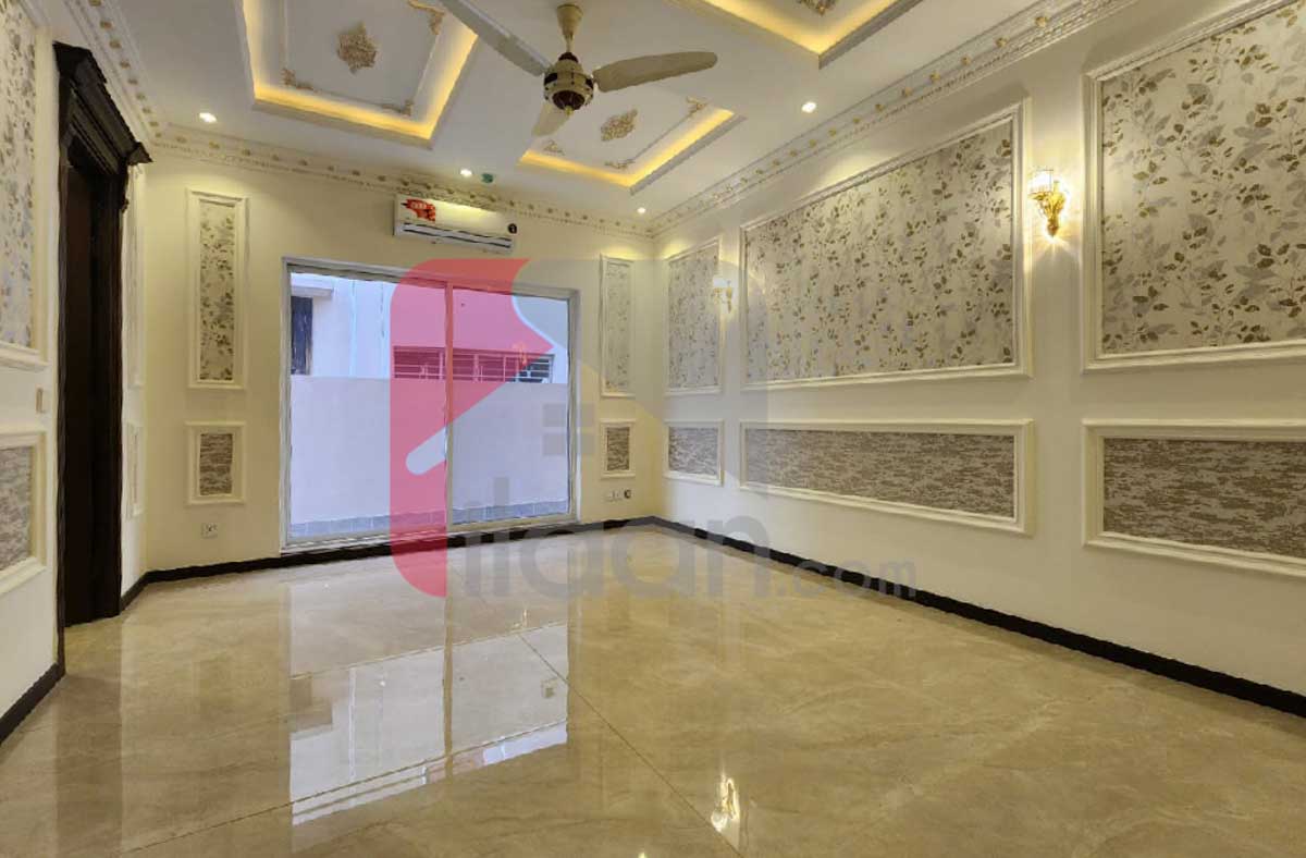 1 Kanal House for Sale in Block B, Phase 5, DHA Lahore