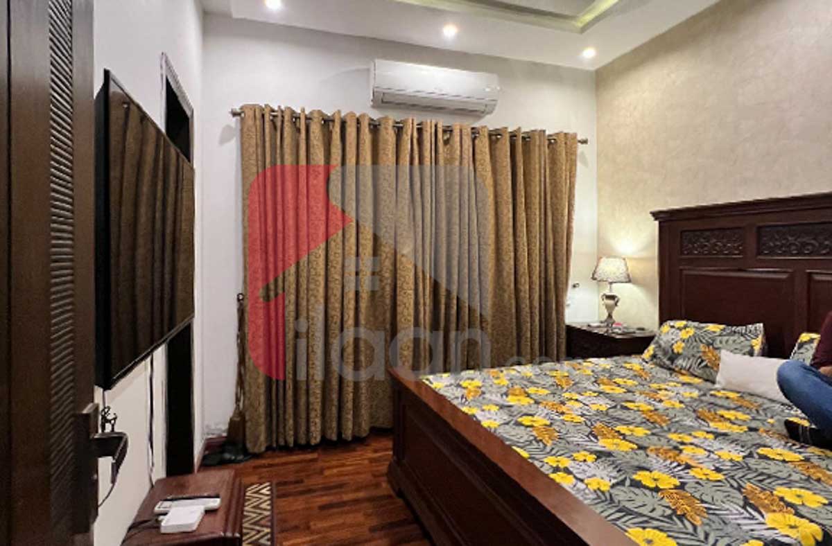 1 Kanal House for Sale in Block B, Phase 5, DHA Lahore