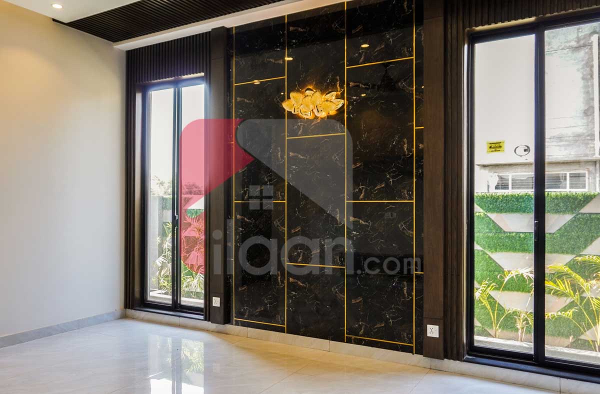 1 Kanal House for Sale in Block T, Phase 7, DHA Lahore