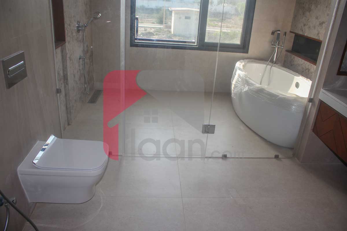 2000 Sq.yd Bungalow for Sale in Phase 8, DHA Karachi