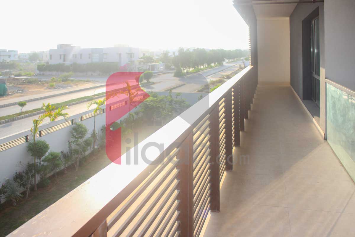 2000 Sq.yd Bungalow for Sale in Phase 8, DHA Karachi