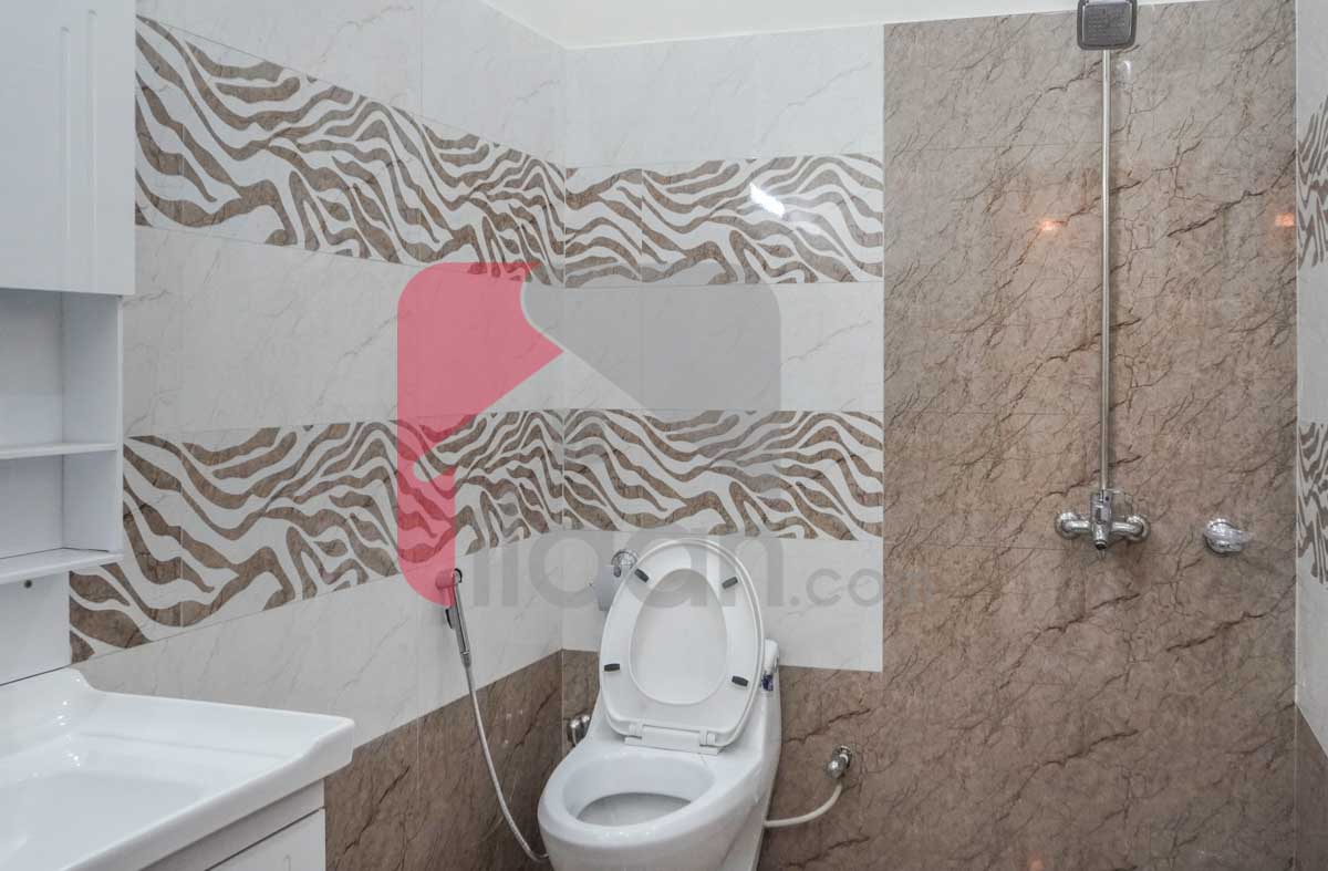 10 Marla House for Sale in Nasheman-e-Iqbal, Lahore