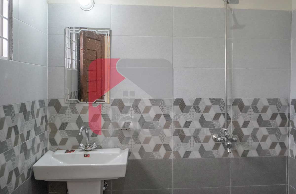 10 Marla House for Sale in Nasheman-e-Iqbal, Lahore