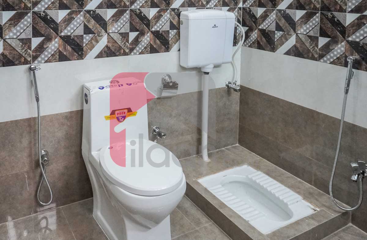 10 Marla House for Sale in Nasheman-e-Iqbal, Lahore