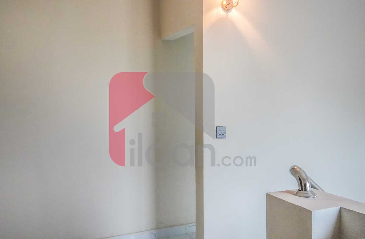 10 Marla House for Sale in Nasheman-e-Iqbal, Lahore