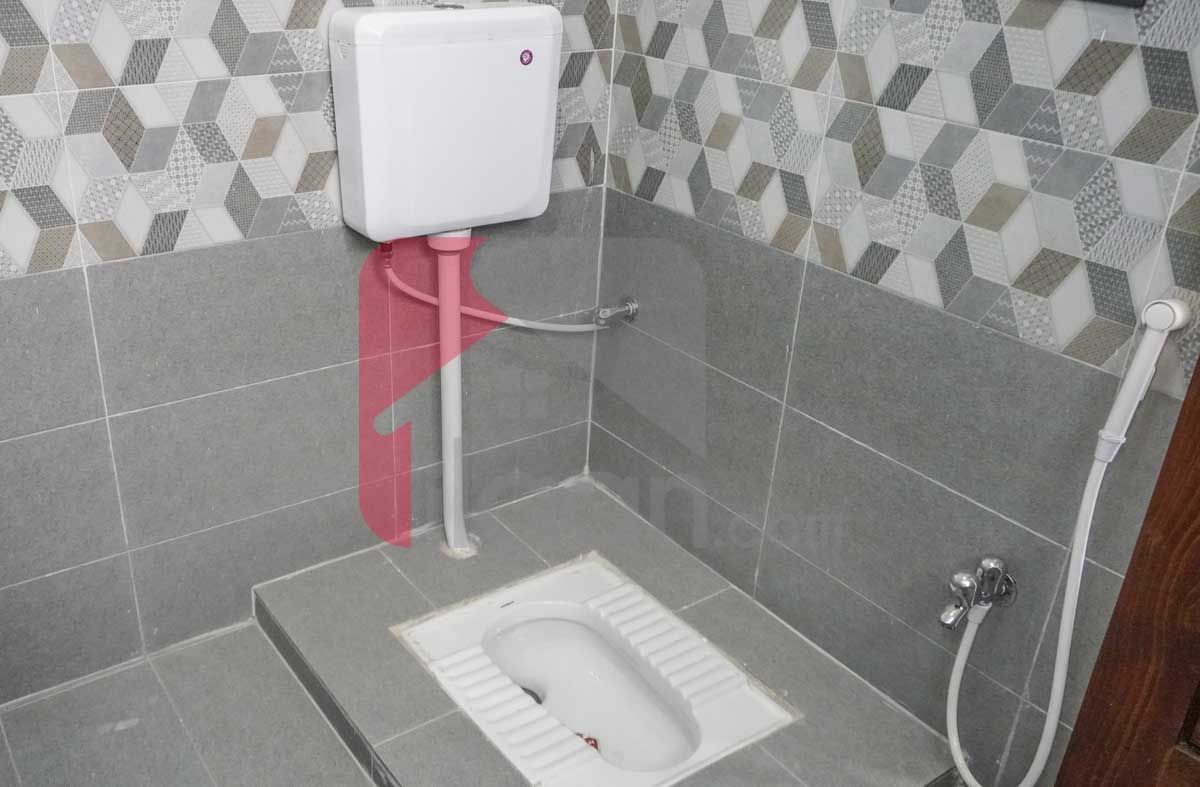 10 Marla House for Sale in Nasheman-e-Iqbal, Lahore