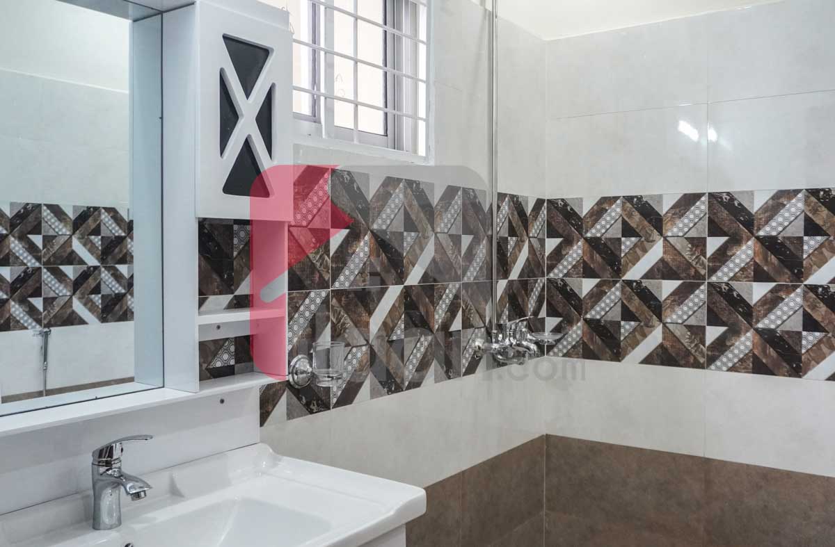10 Marla House for Sale in Nasheman-e-Iqbal, Lahore