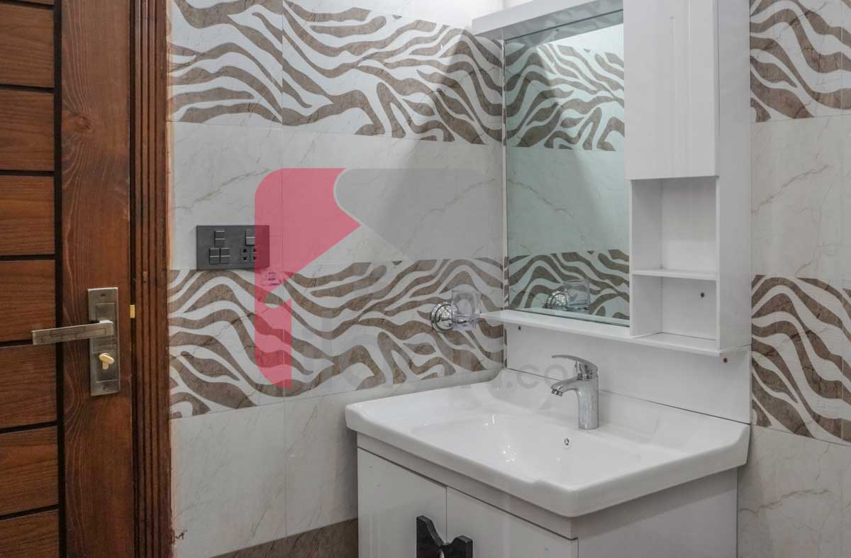 10 Marla House for Sale in Nasheman-e-Iqbal, Lahore