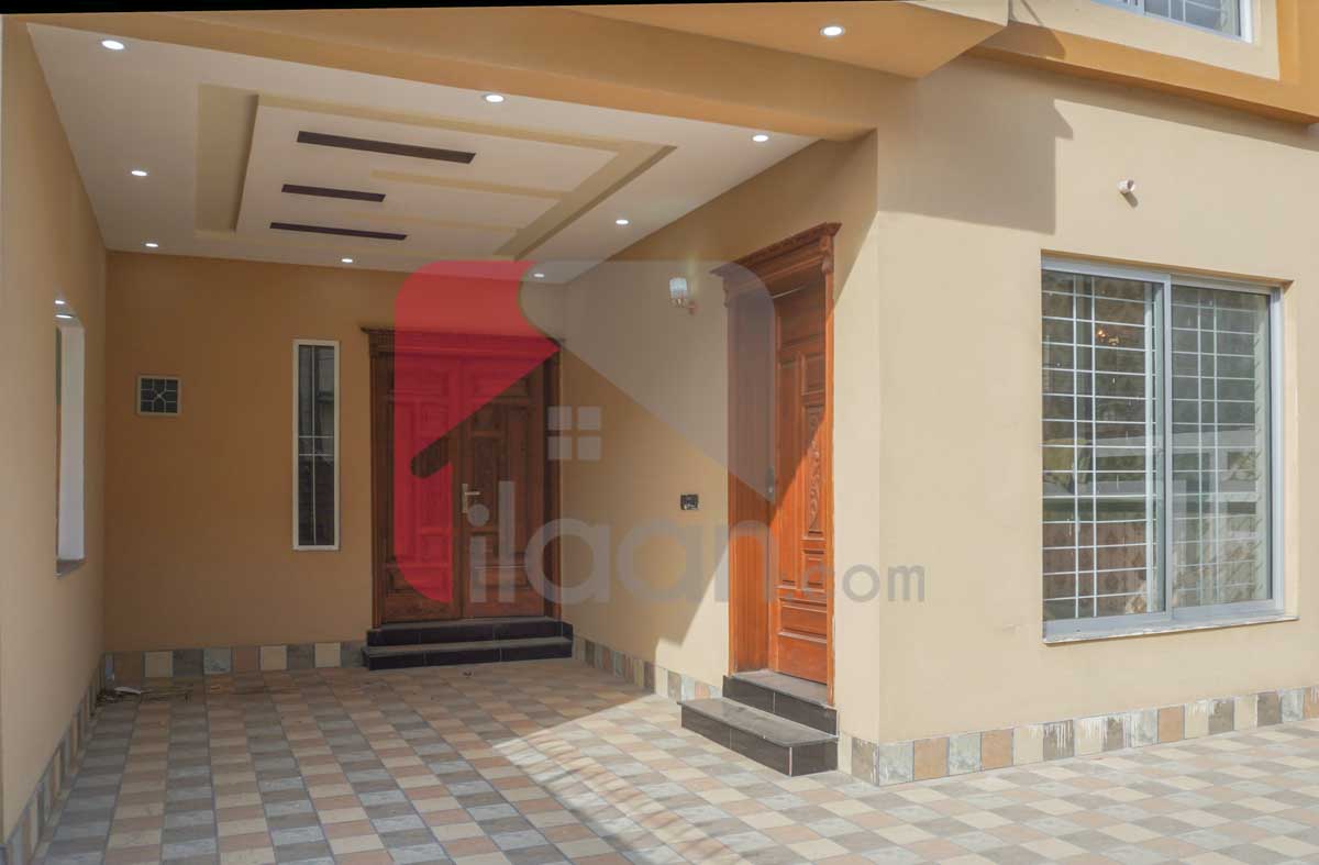 10 Marla House for Sale in Nasheman-e-Iqbal, Lahore