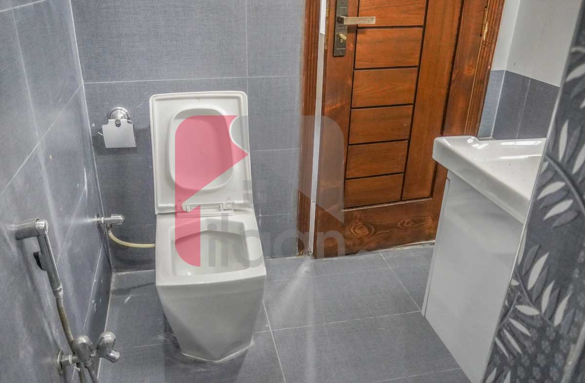 10 Marla House for Sale in Nasheman-e-Iqbal, Lahore