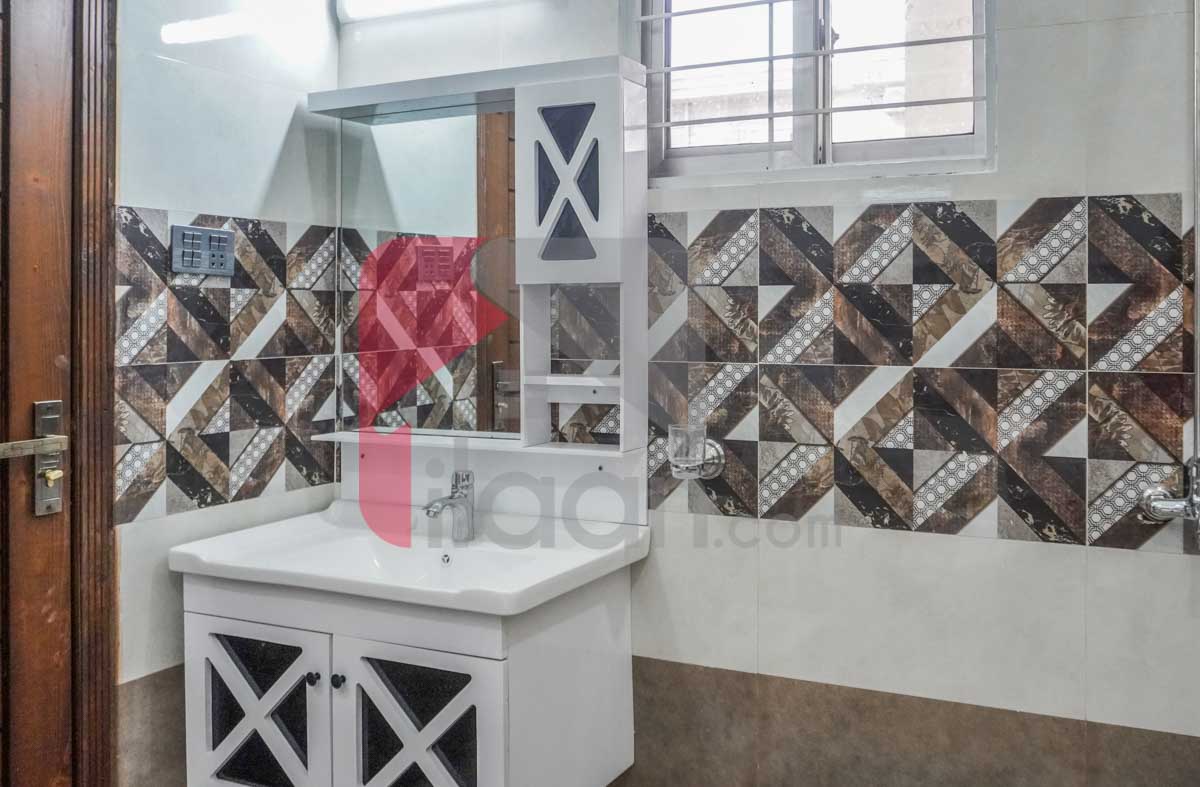 10 Marla House for Sale in Nasheman-e-Iqbal, Lahore