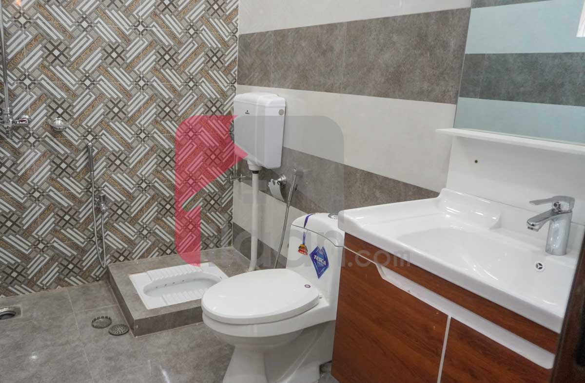 10 Marla House for Sale in Nasheman-e-Iqbal, Lahore