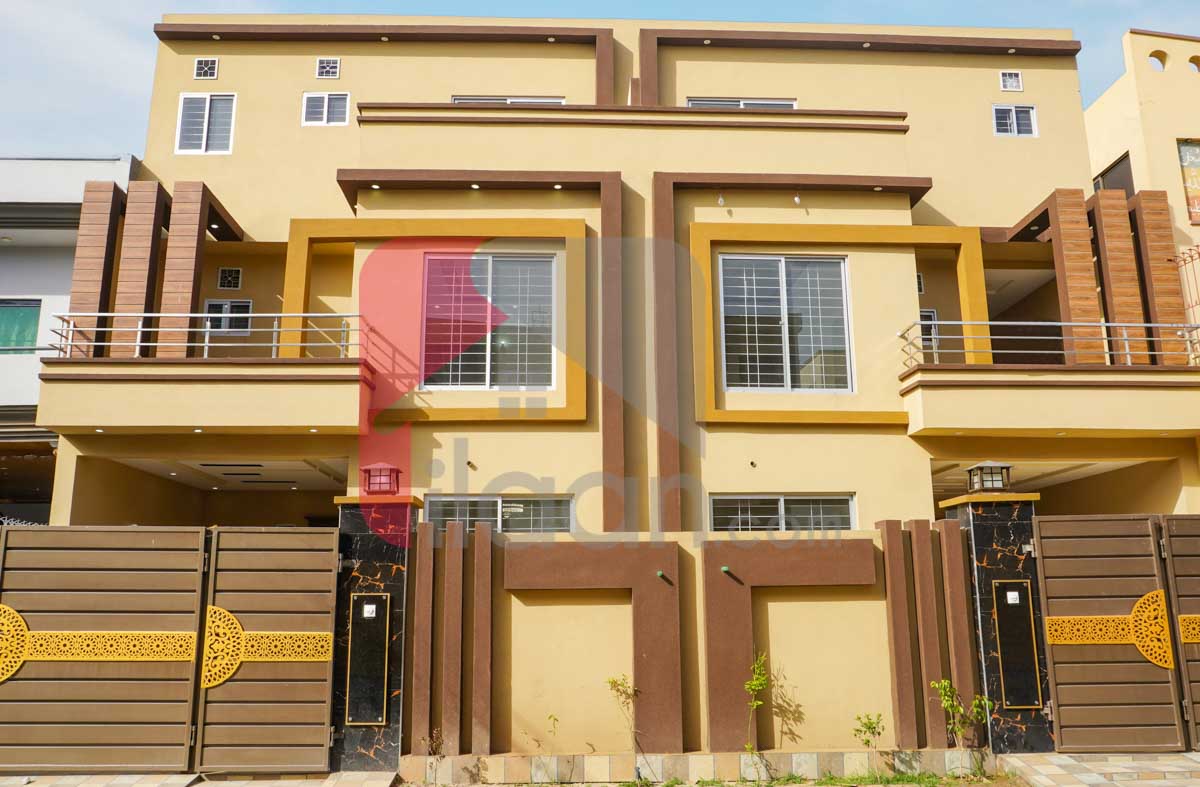 10 Marla House for Sale in Nasheman-e-Iqbal, Lahore