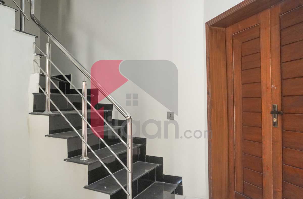 10 Marla House for Sale in Nasheman-e-Iqbal, Lahore