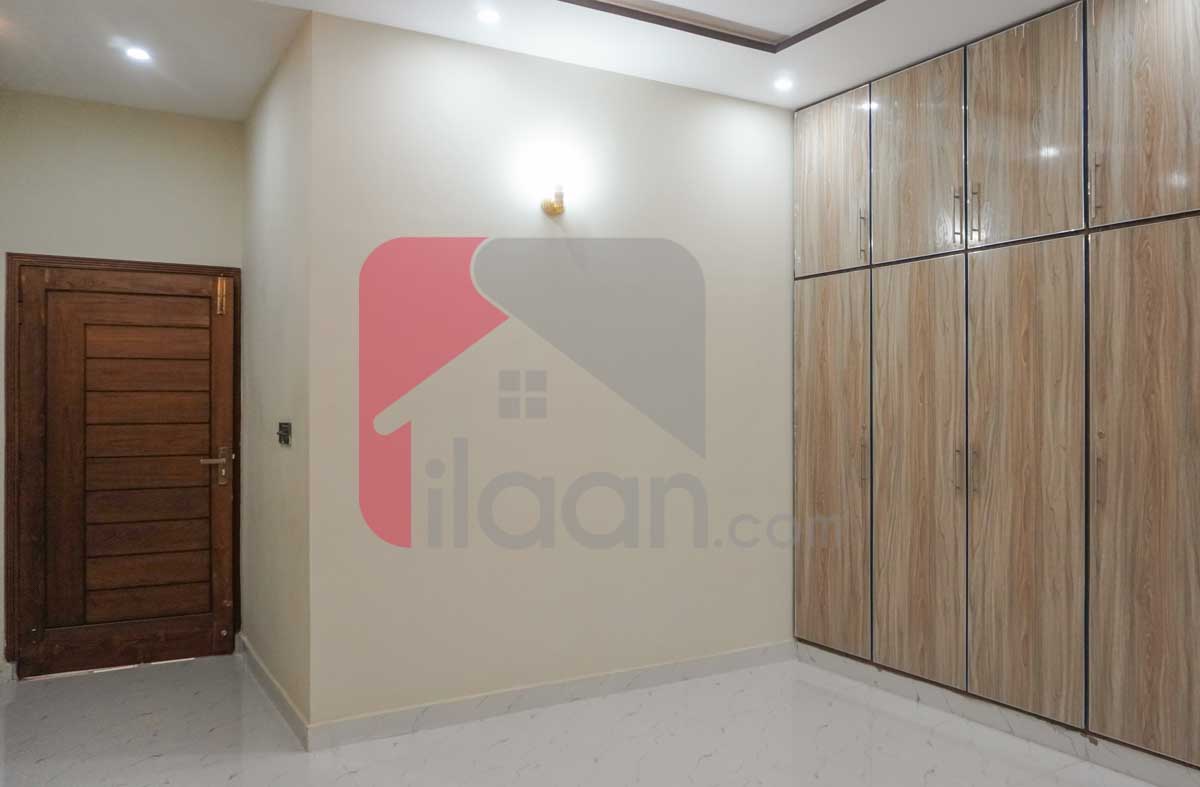 10 Marla House for Sale in Nasheman-e-Iqbal, Lahore