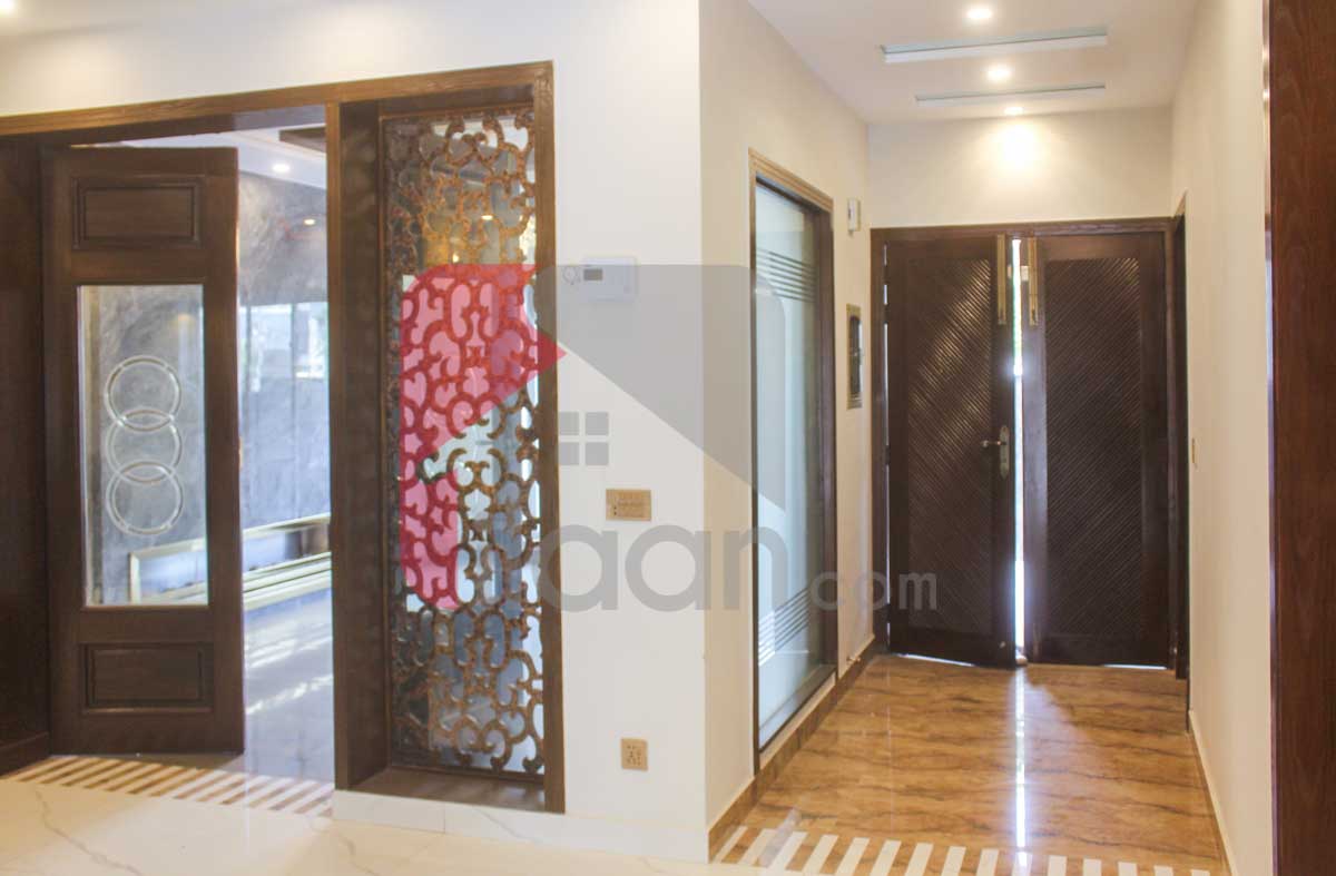 10 Marla House for Sale in Bahria Town, Lahore