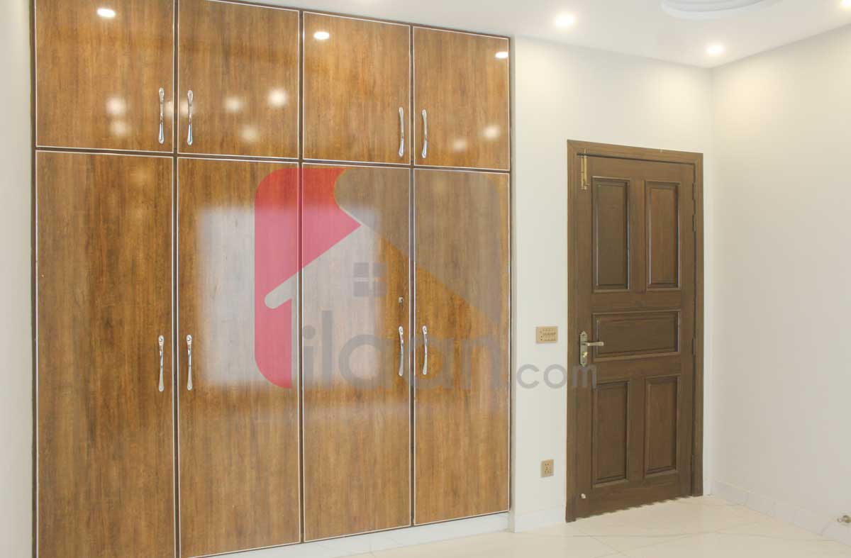 10 Marla House for Sale in Bahria Town, Lahore