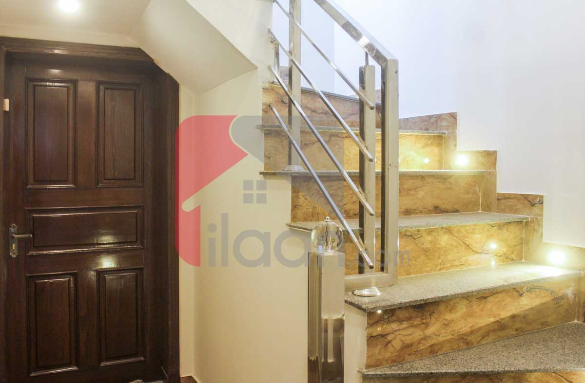 10 Marla House for Sale in Bahria Town, Lahore