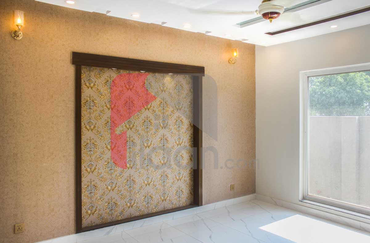 10 Marla House for Sale in Bahria Town, Lahore