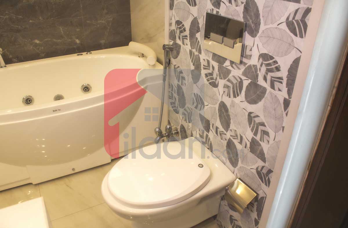 10 Marla House for Sale in Bahria Town, Lahore