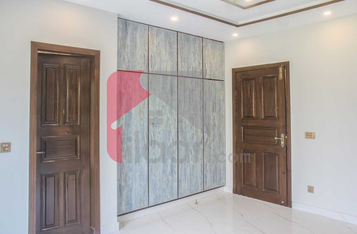 10 Marla House for Sale in Bahria Town, Lahore
