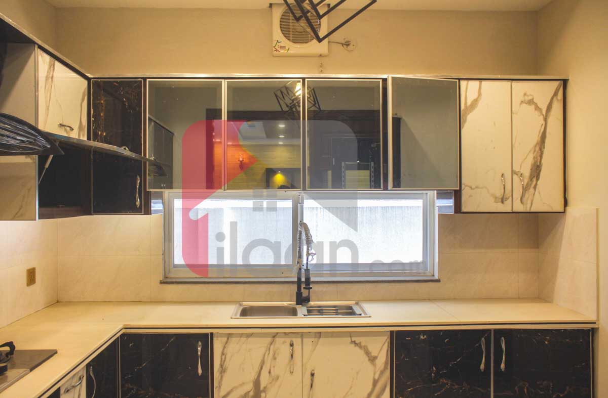 10 Marla House for Sale in Bahria Town, Lahore