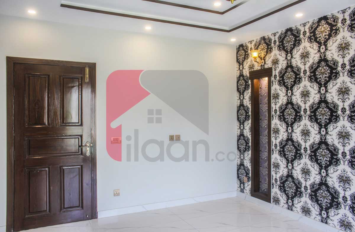 10 Marla House for Sale in Bahria Town, Lahore