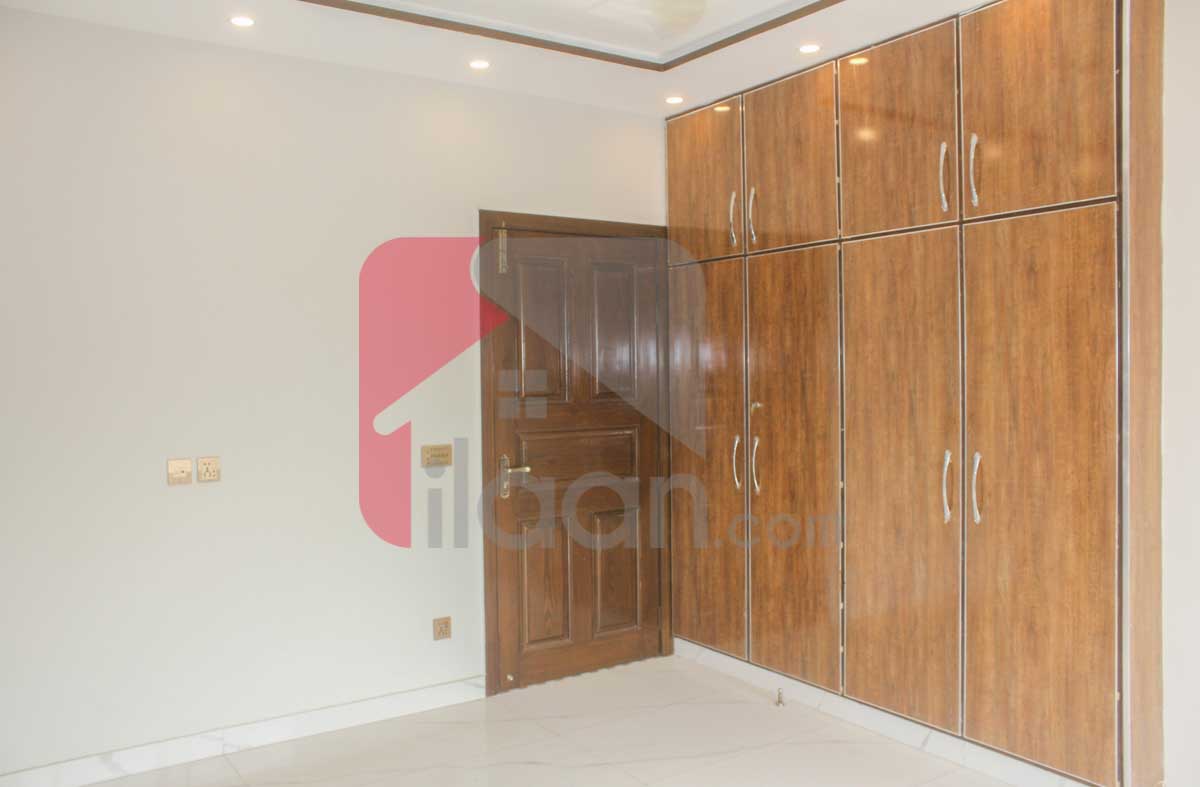 10 Marla House for Sale in Bahria Town, Lahore