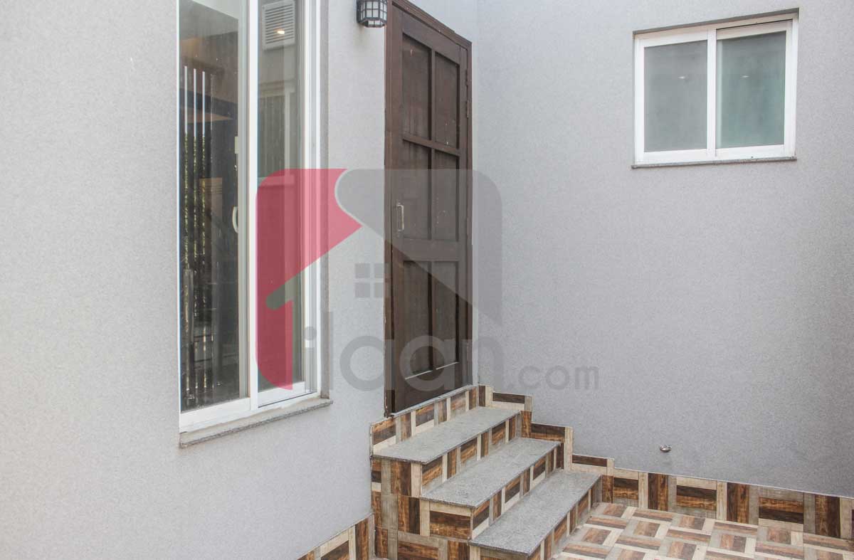 10 Marla House for Sale in Bahria Town, Lahore