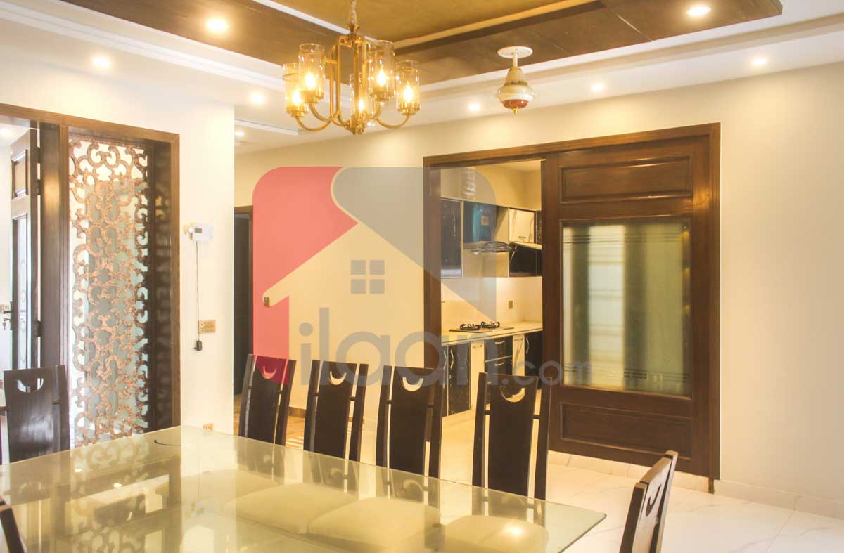 10 Marla House for Sale in Bahria Town, Lahore