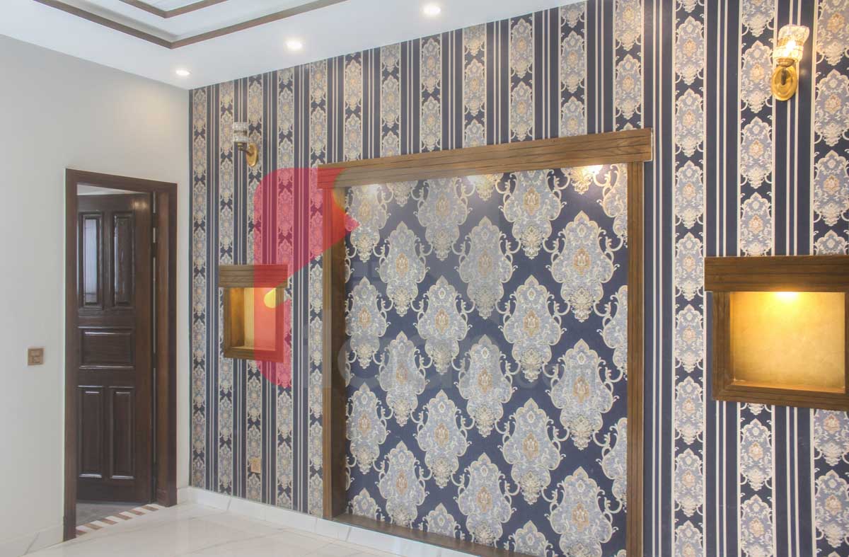10 Marla House for Sale in Bahria Town, Lahore