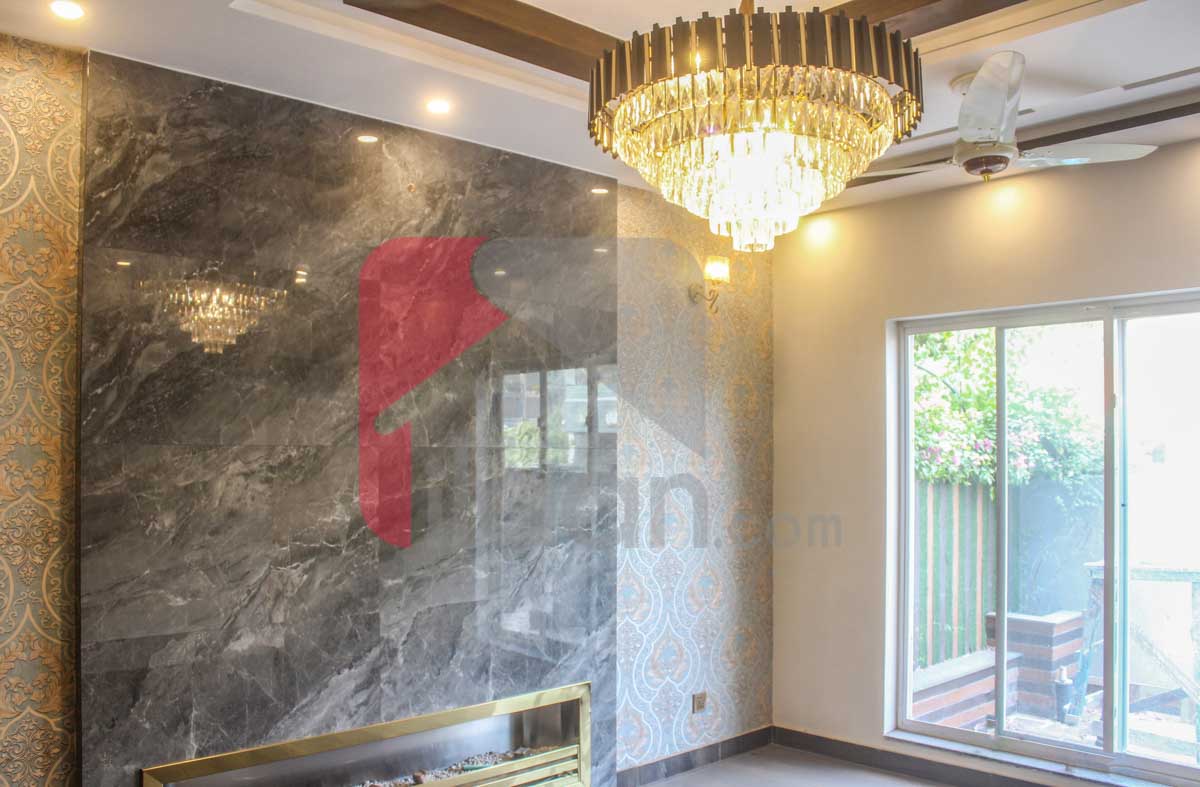 10 Marla House for Sale in Bahria Town, Lahore