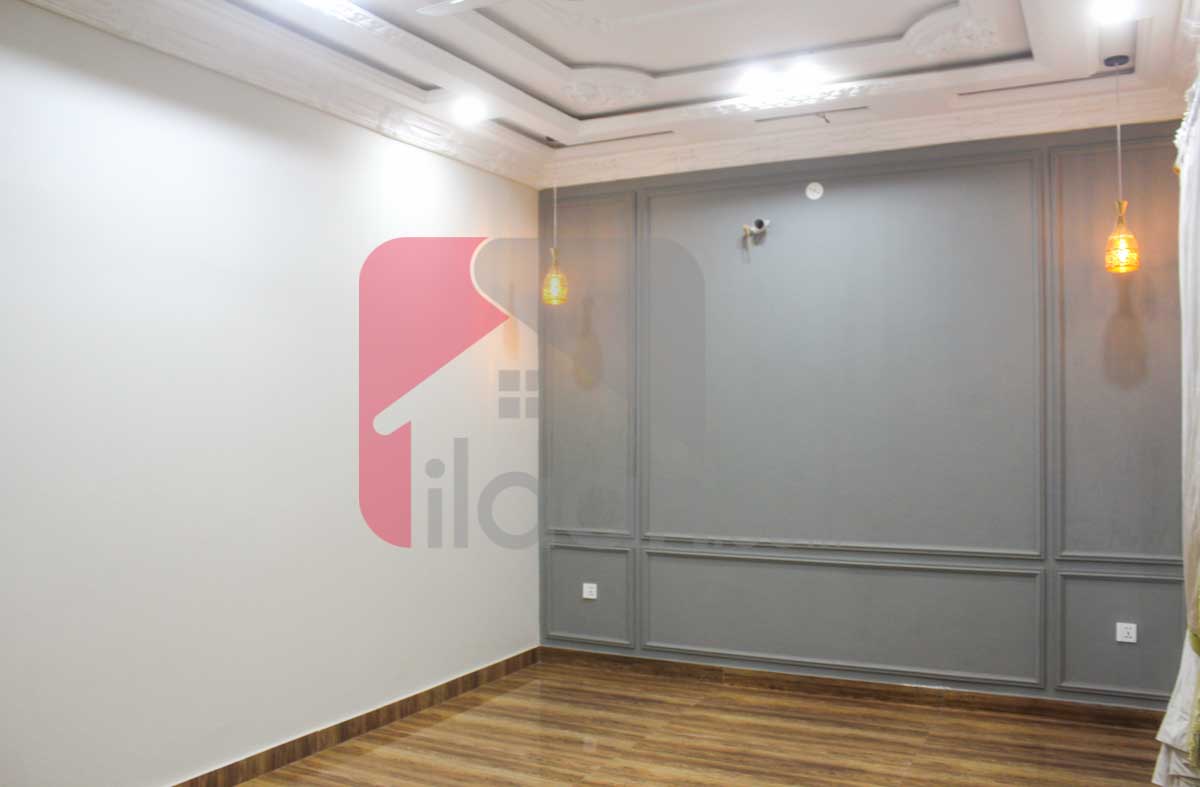 10 Marla House for Sale in Bahria Town, Lahore