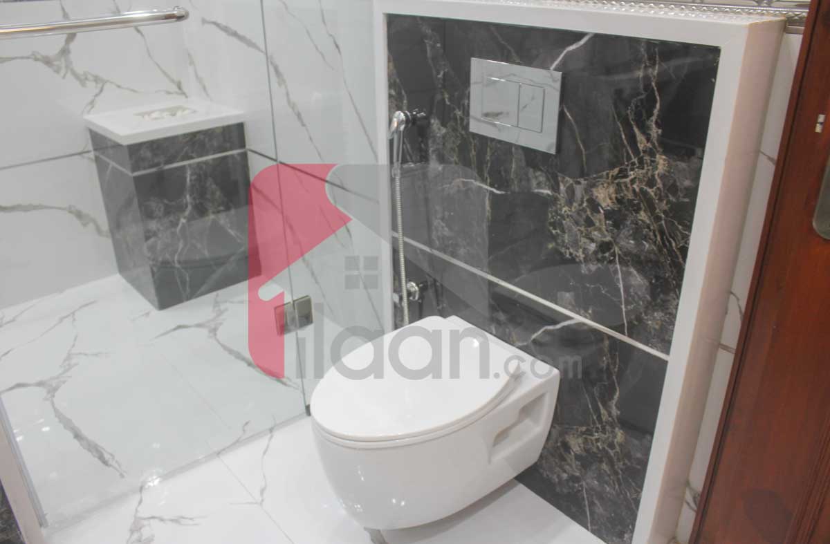 10 Marla House for Sale in Bahria Town, Lahore