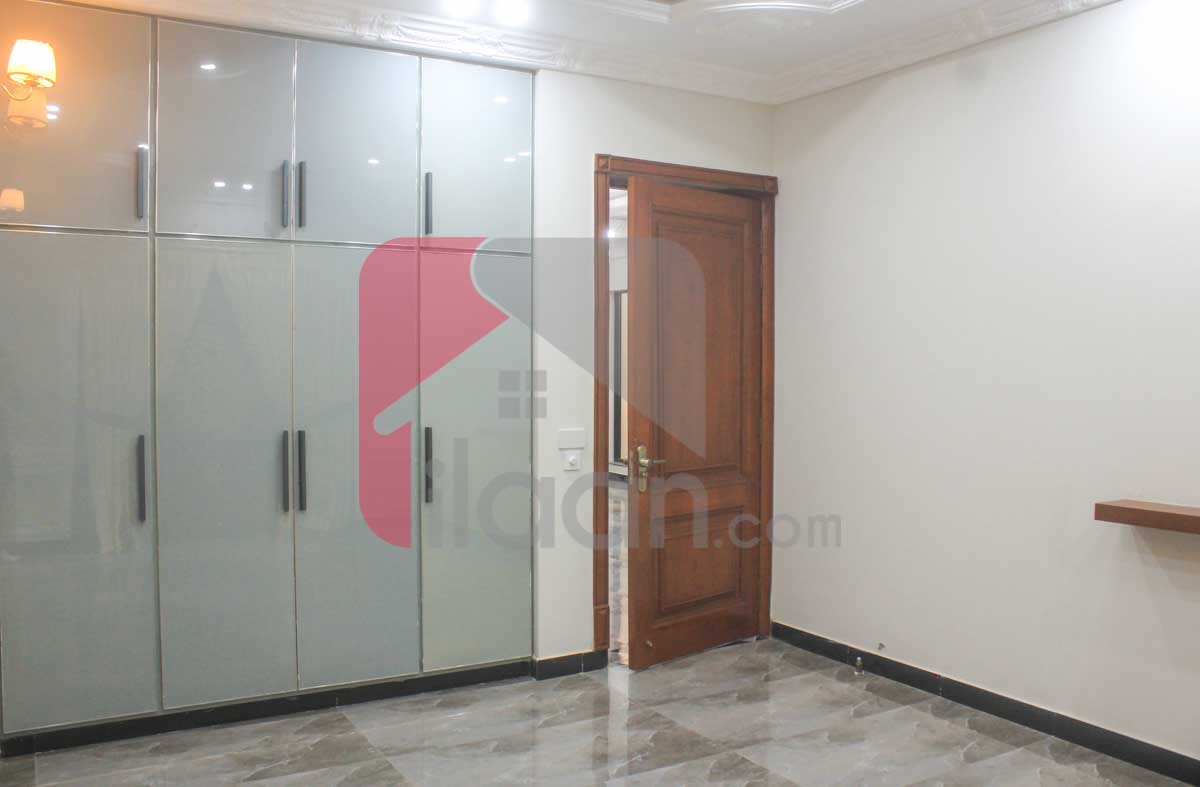 10 Marla House for Sale in Bahria Town, Lahore