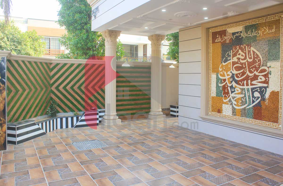 10 Marla House for Sale in Bahria Town, Lahore
