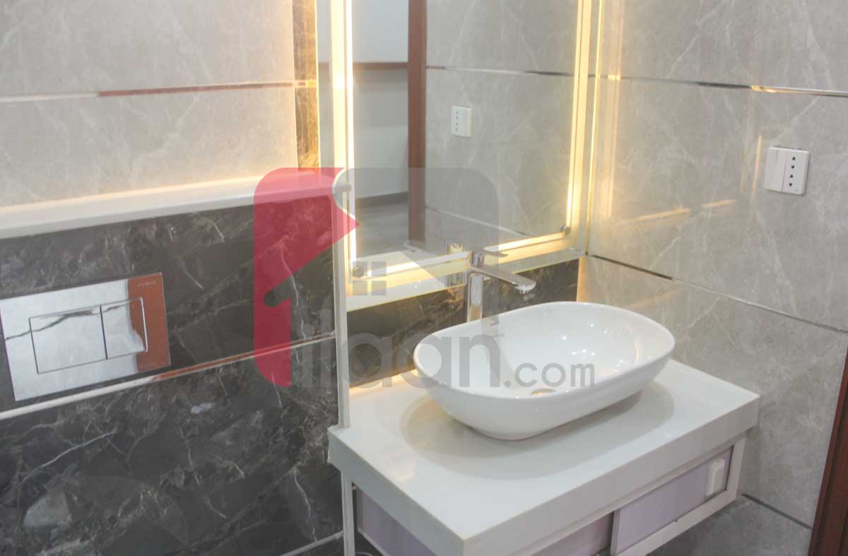10 Marla House for Sale in Bahria Town, Lahore