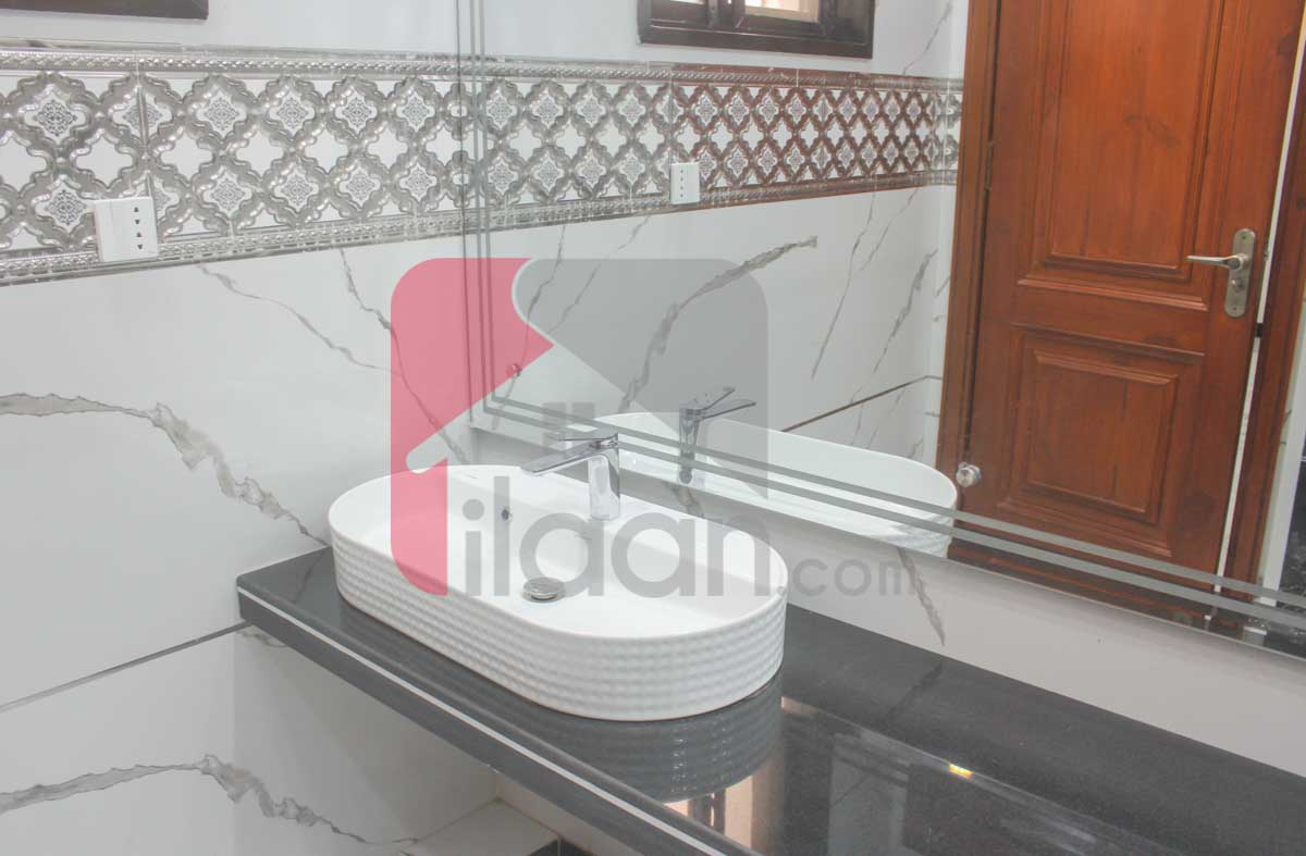 10 Marla House for Sale in Bahria Town, Lahore