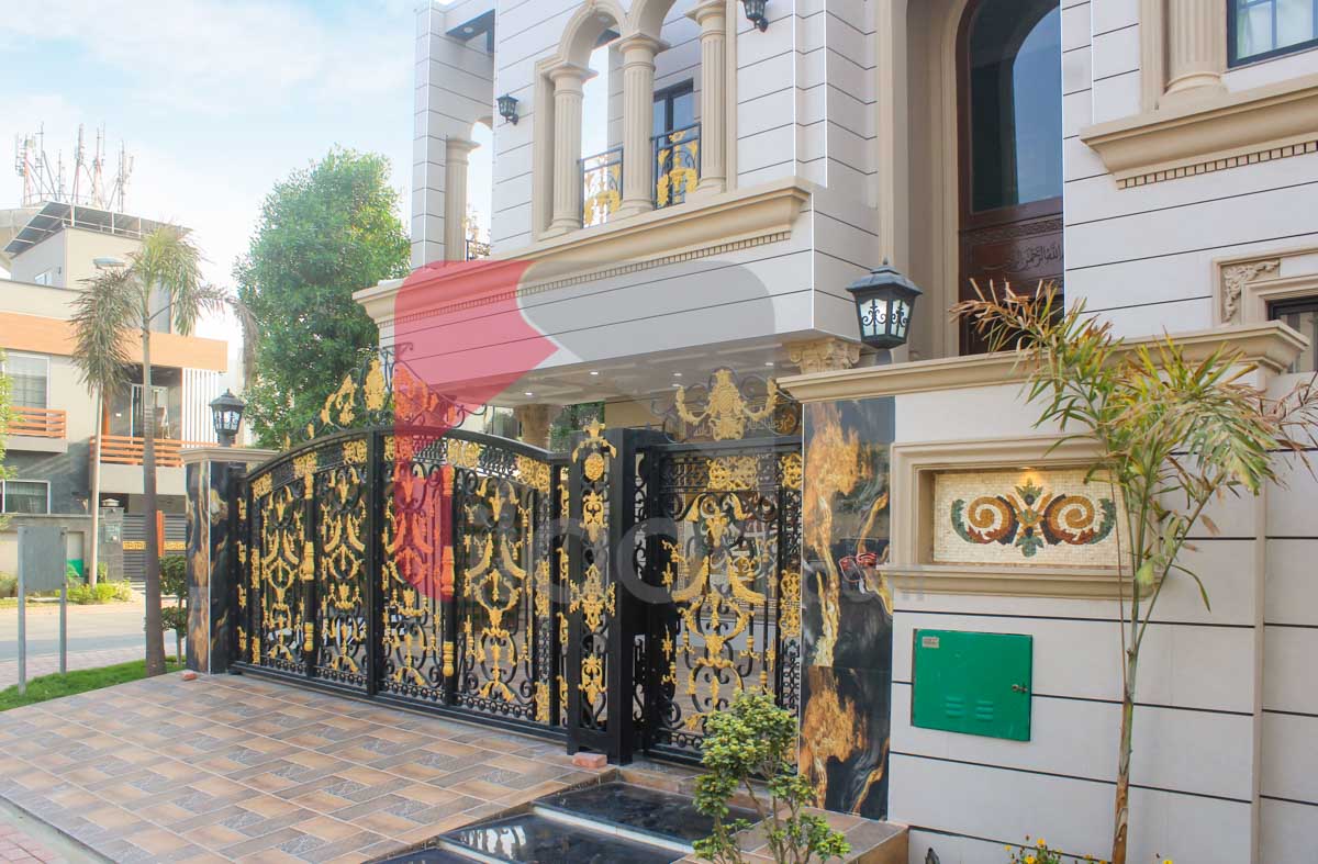 10 Marla House for Sale in Bahria Town, Lahore
