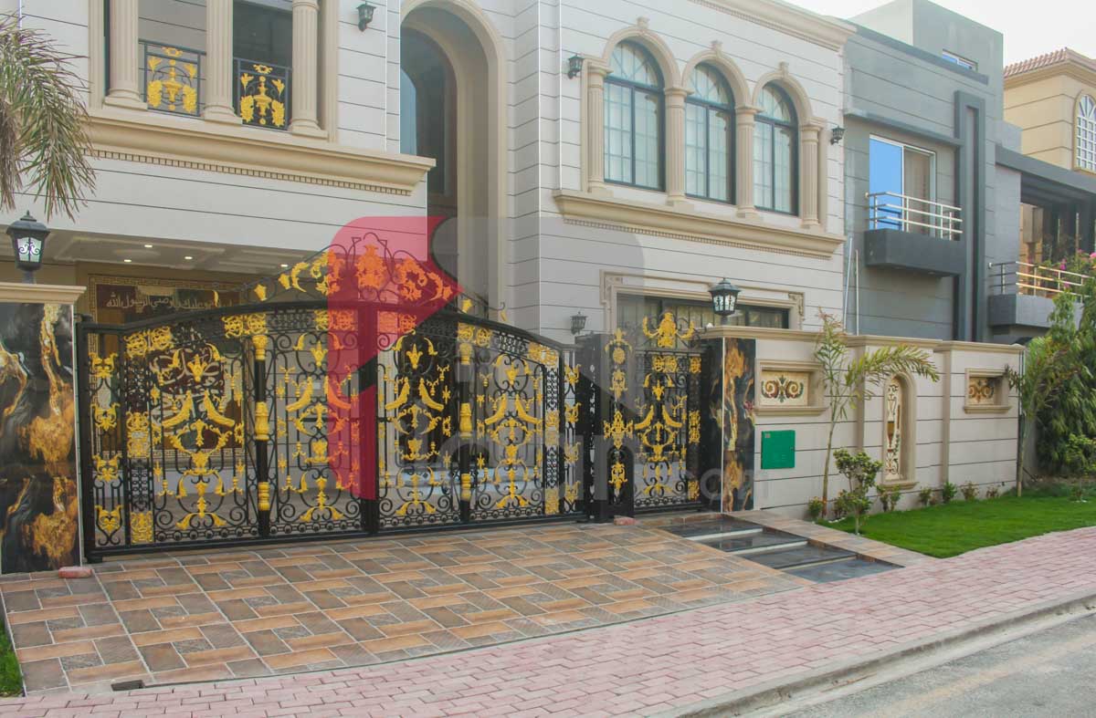10 Marla House for Sale in Bahria Town, Lahore
